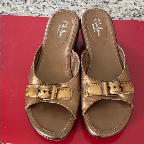 01:05 -  Vintage COLE HAAN G Series Nike Air Bronze Leather Slides - Picture 2 of 14